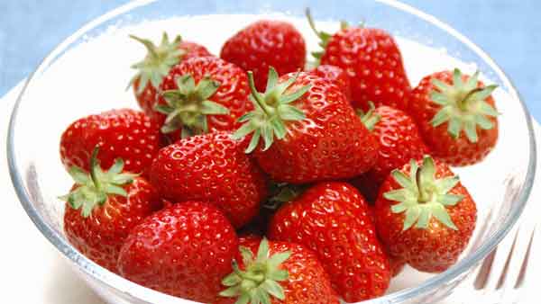 <b>草莓畸形的原因以及应对措施</b>